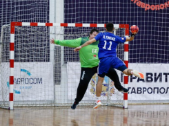 Бомбардир Марк, перехватчик Никита: гандболисты ставропольского «Виктора» — в топ-списках суперлиги