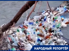 Скоро будет как в Индии? Реку из пластикового мусора нашли на Ставрополье местные жители