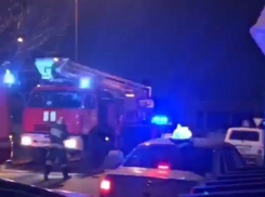 Обезумевший голый мужчина поджег собственную квартиру в Кисловодске, - очевидцы 