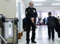 После стрельбы в Ижевске на Ставрополье предложили не пускать взрослых в школы и детсады
