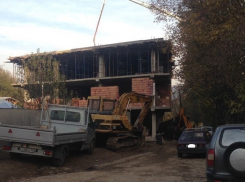 «Постоянный стресс» вызывает у жителей одной из улиц Кисловодска «бесконечная» стройка многоэтажного дома