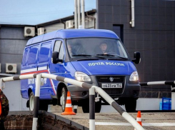 Водителей почты Северного Кавказа учили быть Шумахерами 