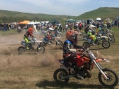 Лучшие представители мотокросса Юга России и ближнего зарубежья выступили на Кубке губернатора Ставрополья 