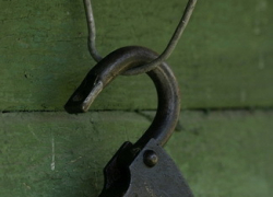 Бывший работник церкви вынес из храма драгоценности