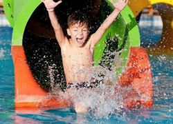 На Ставрополье в аквапарке спасли тонувшего ребенка