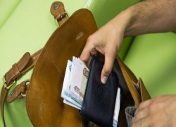 На Ставрополье мужчина зашел в аптеку за лекарствами, а ушел с кошельком фармацевта