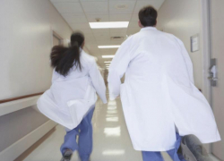 Двое ставропольчан с коронавирусом пытались сбежать из инфекционки