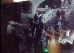 "В перестрелке в ночном клубе Пятигорска погиб человек", - очевидцы