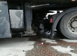 «Тойота» "залетела" под фуру на Ставрополье - водитель «легковушки" попал в реанимацию