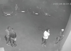 Группа молодых вандалов беспокоила жильцов дома в Ставрополе 