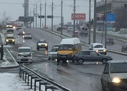 С серьезного ДТП начался "день жестянщика" в Ставрополе 