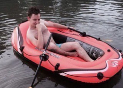 Житель Ставрополья уплыл в море на надувной лодке и не вернулся