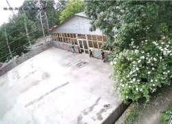 Граффитистов в Центральном парке Ставрополя «поймала» камера наблюдения