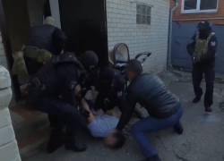 Правоохранители задержали мошенника, вымогавшего деньги у пятигорчан