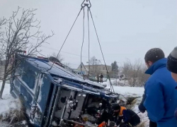 Не мог выбраться из ледяной воды: мусоровозом придавило сотрудника ЖКХ на Ставрополье