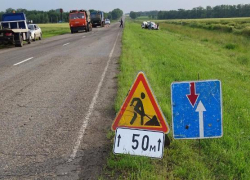 На Ставрополье иномарка протаранила стоящий "КамАЗ"