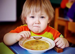 В Ставрополе в детские сады завезли просроченную треску