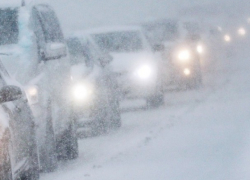 Участок дороги на Минводы перекрыли из-за снегопада