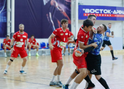 Начали с победы над «Каустиком»: в Ставрополе стартовал гандбольный «Кубок Лаврова»