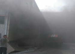 Крупный пожар на складе произошел в районе Ставрополья