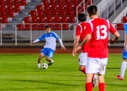 «Мандраж уходит, когда касаешься мяча»: ставрополец Валерий Царукян готовится к новым победам в Воронеже