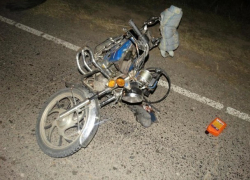 Резвый «Акцент» сбил насмерть скутериста на ночной трассе в Ставропольском крае