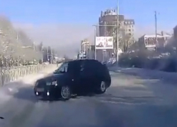 Неумелый водитель едва не устроил массовое ДТП на улице Лермонтова в Ставрополе 