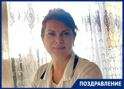 Медсестра терапевтического отделения ставропольского госпиталя Александра Шимловская отмечает 50-летний юбилей 