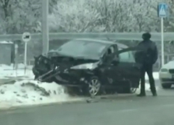 Ставрополец разбил "Пежо" на глазах у сотрудников ГИБДД в Ставрополе 