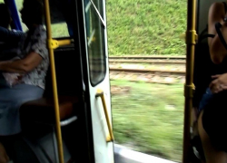 Из-за незакрытой двери полуторагодовалая девочка выпала из автобуса на Ставрополье