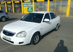 Самую креативную и смешную рекламу "Приоры" придумал находчивый продавец в Ставрополе