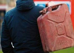 Бывший полицейский слил ведомственное топливо на 8 миллионов рублей