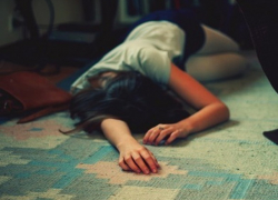 Взбешенный оскорблениями мужчина ударил знакомую ножом и издевался над ее телом на Ставрополье