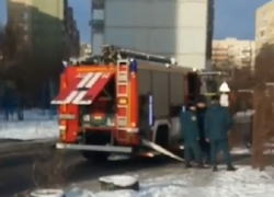 Тушение пожара в многоэтажке на юге Ставрополя попало на видео