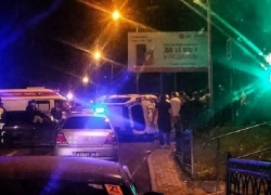 Тройное ДТП с перевернутым "Лэнд-Крузером" произошло у Лермонтовских ворот в Пятигорске