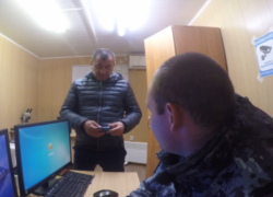 Житель Ставрополья с поддельным удостоверением судьи попытался подкупить полицейского