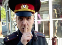 Ставропольский полицейский скрывал нелегальный табак за подарки 