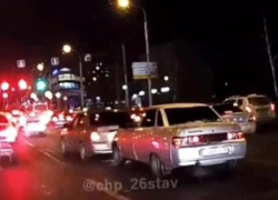 В Ставрополе нервный водитель протаранил легковушку в пробке