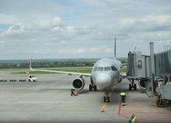 Летевший из Ставрополя в Москву самолет успешно приземлился после отказа гидросистемы