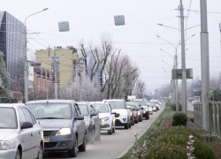 Пробки из-за странного светофора на Чапаевке в Ставрополе озадачили местных жителей 