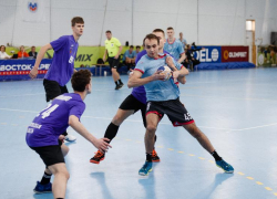 Юные ставропольские гандболисты в родных стенах дважды огорчили астраханских парней