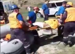 Появилось видео подъема тела погибшего ставропольского туриста со дна озера в КБР