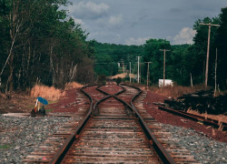 Несовершеннолетнюю жительницу Минеральных Вод насмерть сбил пассажирский поезд