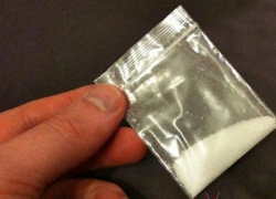 Заключенному пытались передать наркотики в губке для обуви