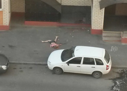 В Ставрополе женщина выпала из окна из-за неустроенной личной жизни