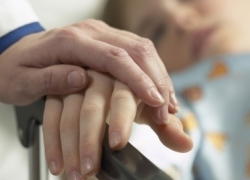 Водитель ВАЗа сбил пешеходов: ребенок попал в реанимацию