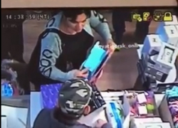 Ловкий трюк мошенницы с исчезновением пятитысячной купюры под носом у продавца попал на видео в Пятигорске