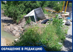 Из-за сильных ливней площадку для мусора смыло в городскую реку Ставрополя