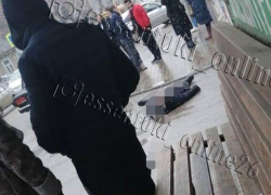 В Ессентуках мужчина пытался свести счеты с жизнью на многолюдной остановке