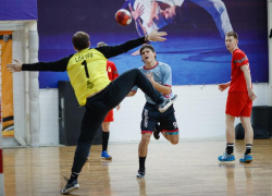 Юные «викторианцы» в Ставрополе достигли компромисса с лидерами гандбольного молодежного первенства